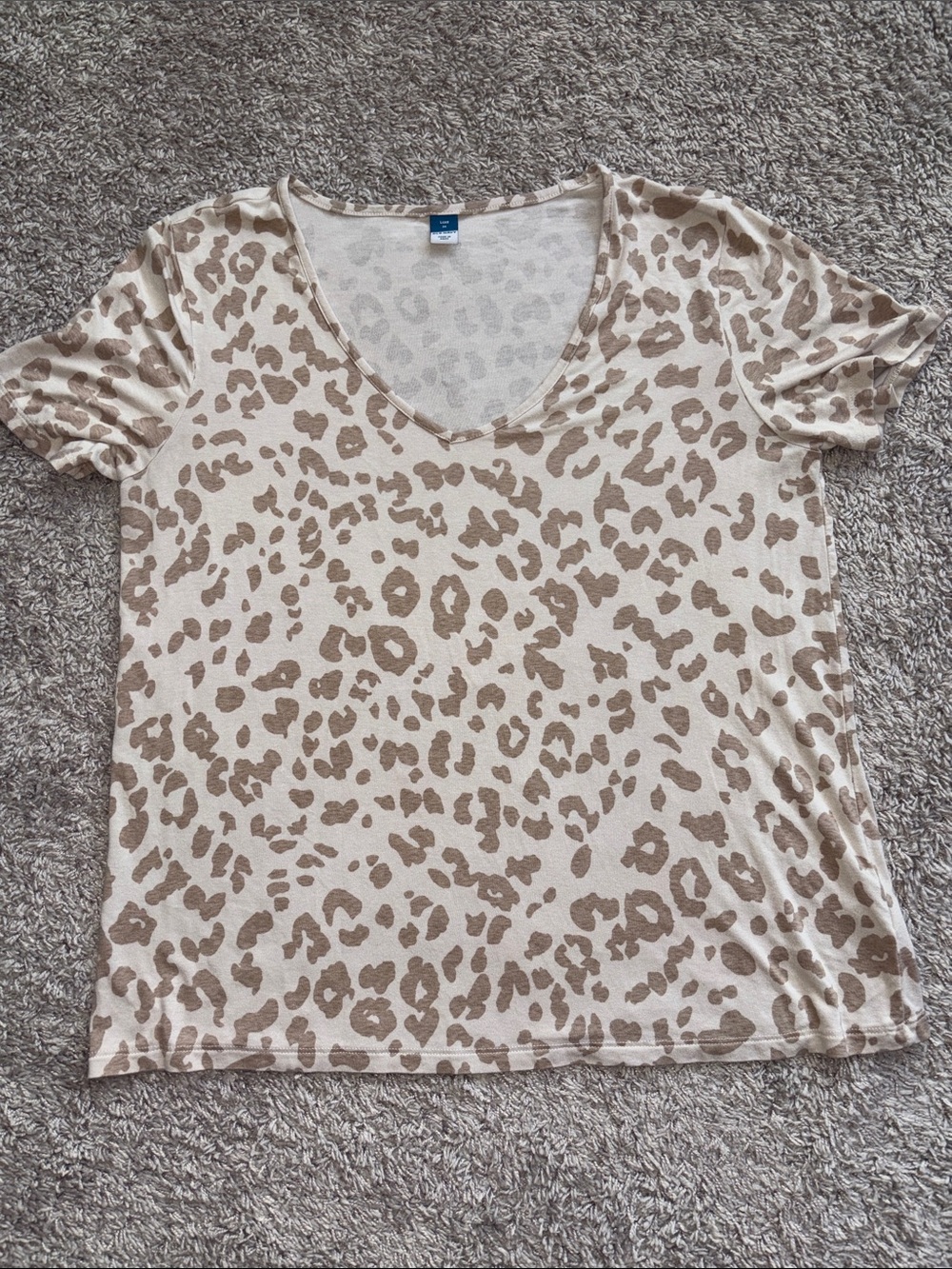 Leopard Jaguar animal Print V-Neck Women's Tee - Neutral Taupe Luxe